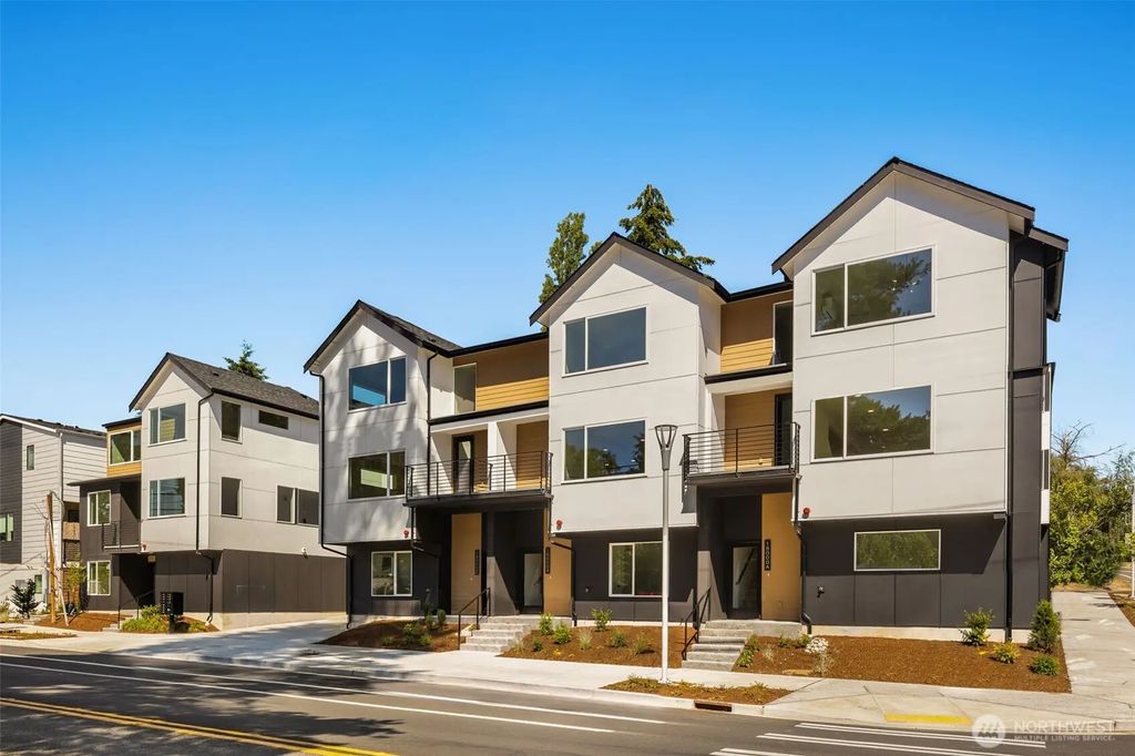 18000 A 10th Avenue Ne, Shoreline