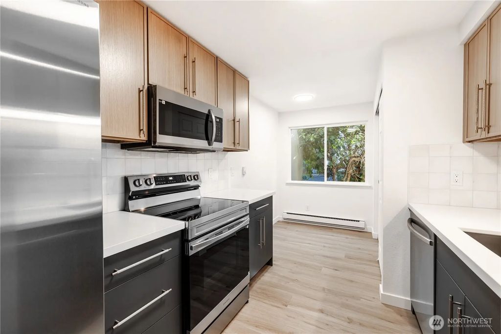7501 Ruby Drive Sw J103, Lakewood