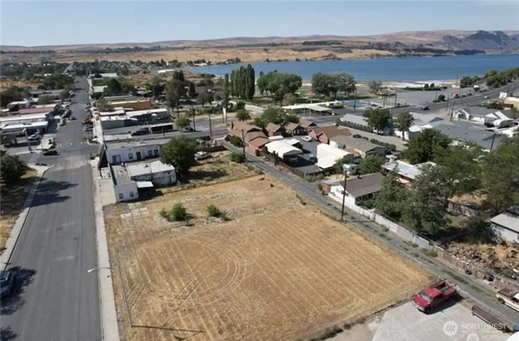 Main Avenue E, Soap Lake