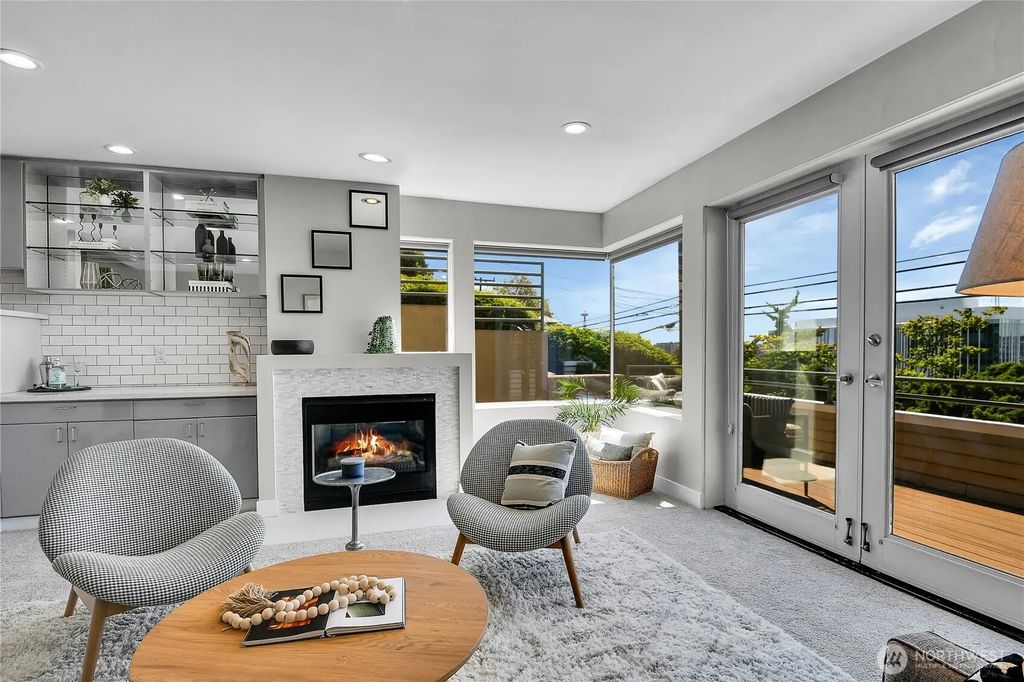 1202 Lakeview Boulevard E 1, Seattle