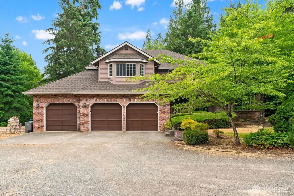 18325 214th Ave Ne, Woodinville