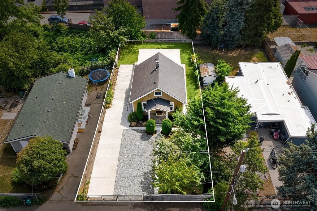 8632 45th Avenue S, Seattle