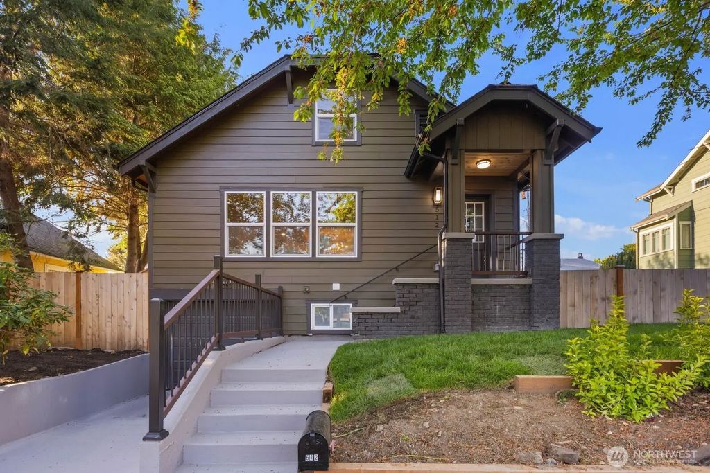 512 Nw 44th Street, Seattle