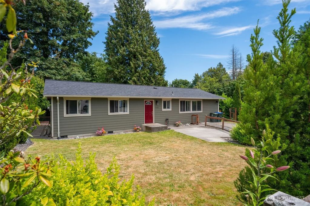 5984 Sunshine Drive, Ferndale