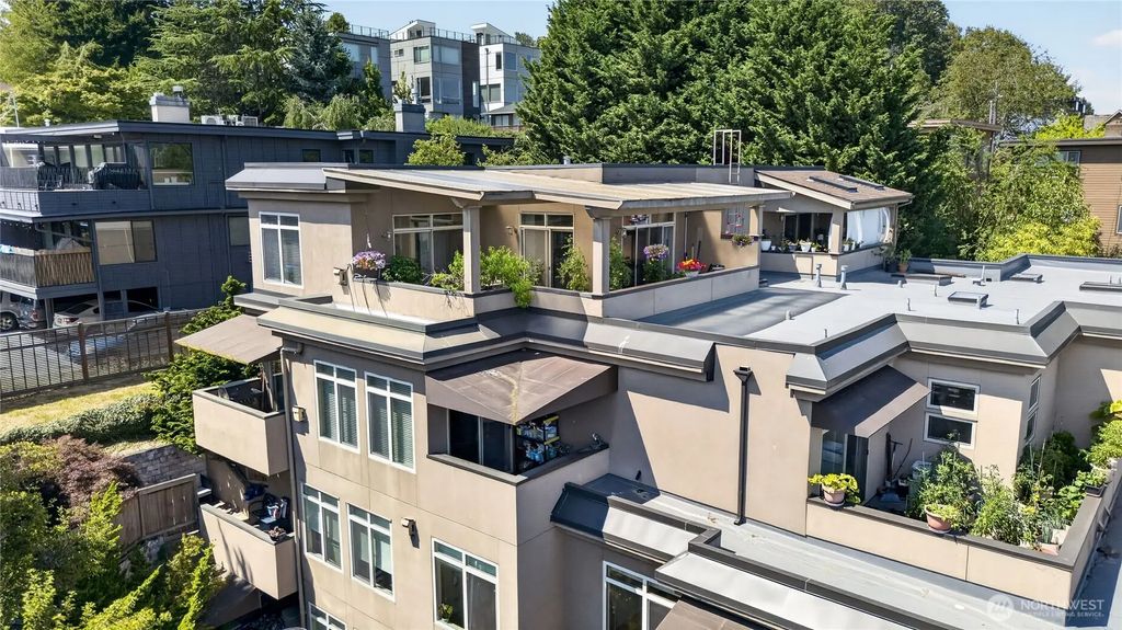 2551 Thorndyke Avenue W 402, Seattle