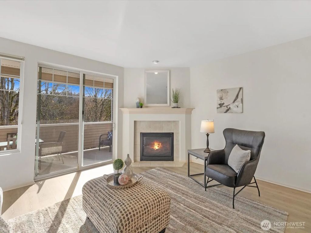 2244 132nd Avenue Se B214, Bellevue