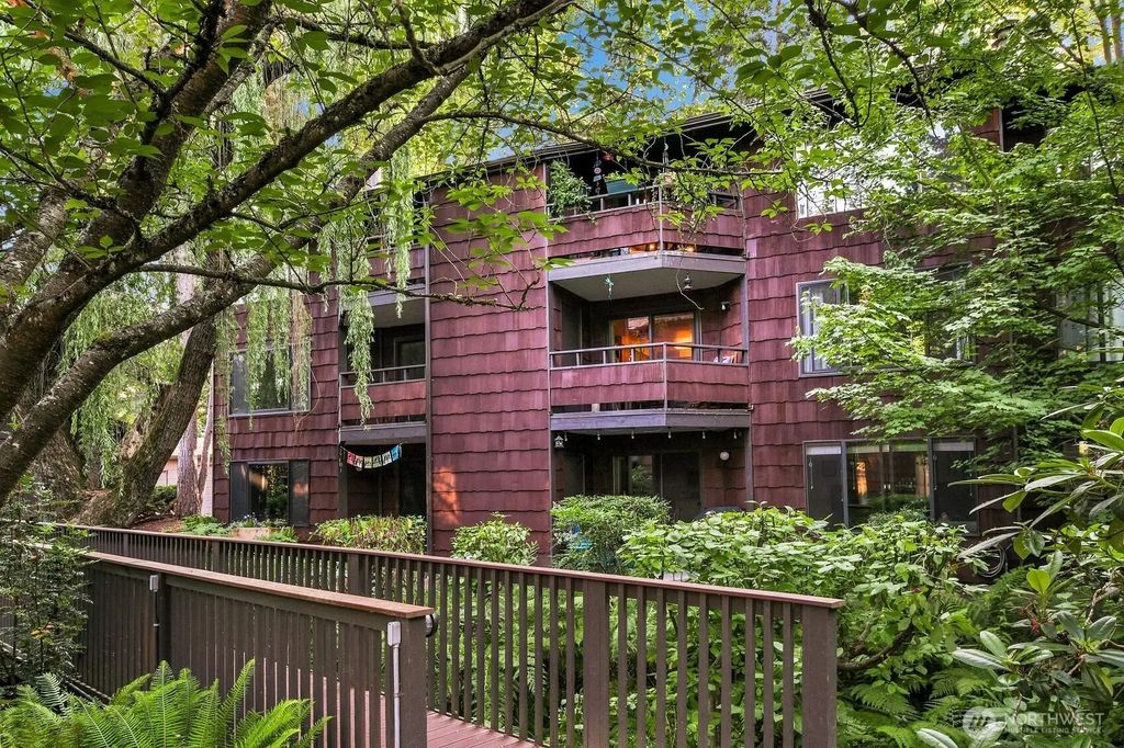 2300 Ne 89th Street 2304, Seattle