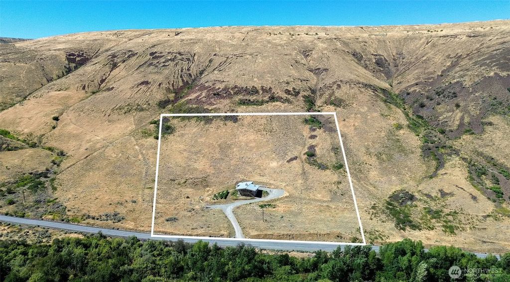 7400 Colockum Road, Malaga