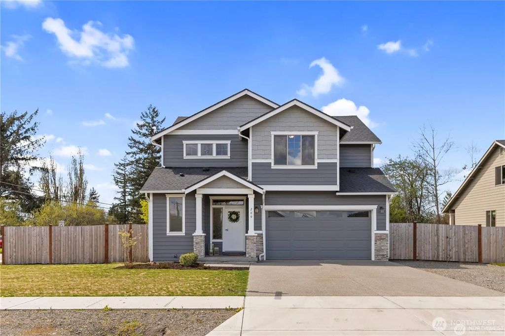 209 N Mcneely Street, Buckley