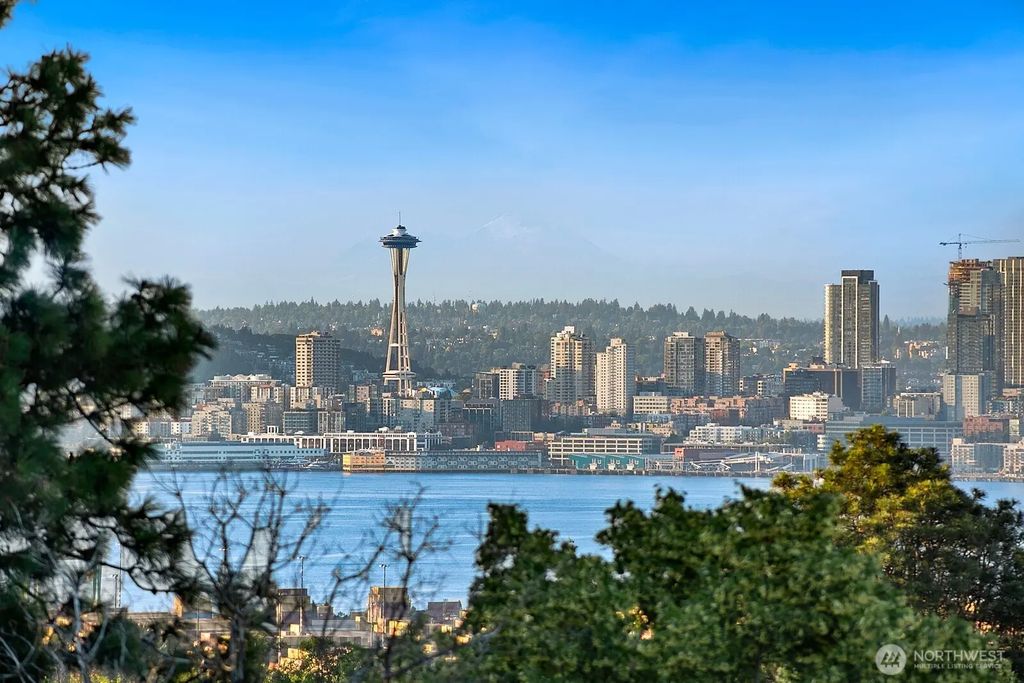 5053 35th Avenue Sw B, Seattle