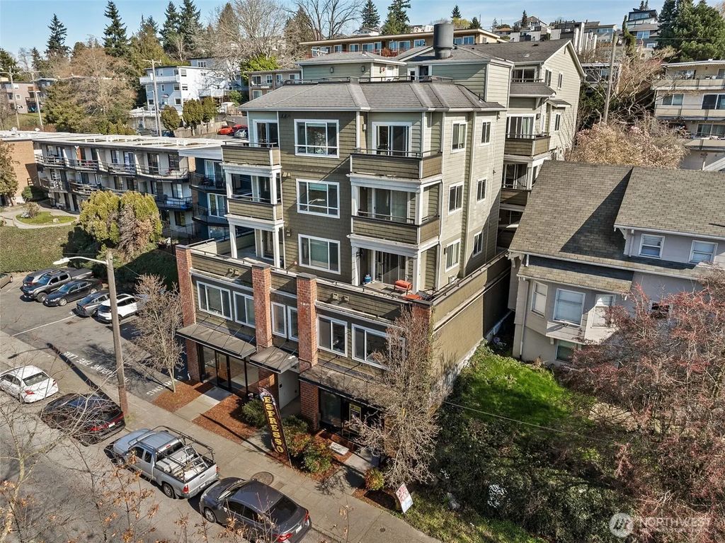 3232 15th Avenue W, Seattle