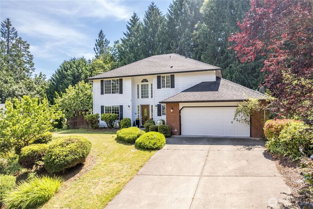 215 W St James Place, Longview
