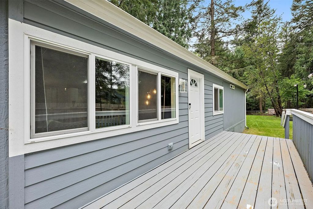 7591 Se Fragaria Road, Olalla