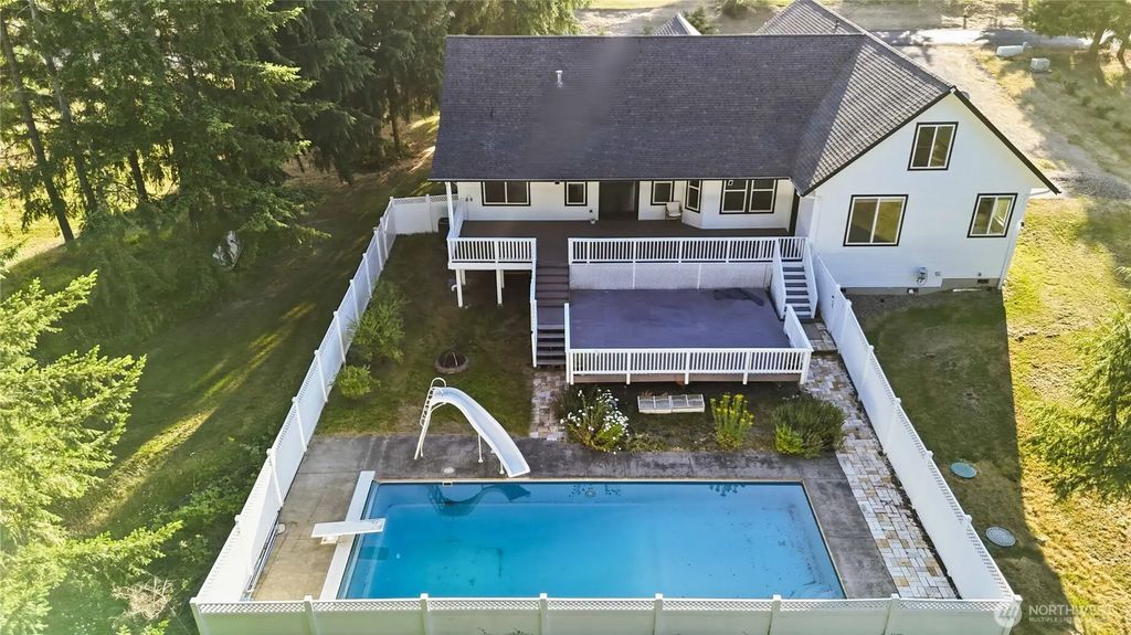128 Flagstone Drive, Silverlake