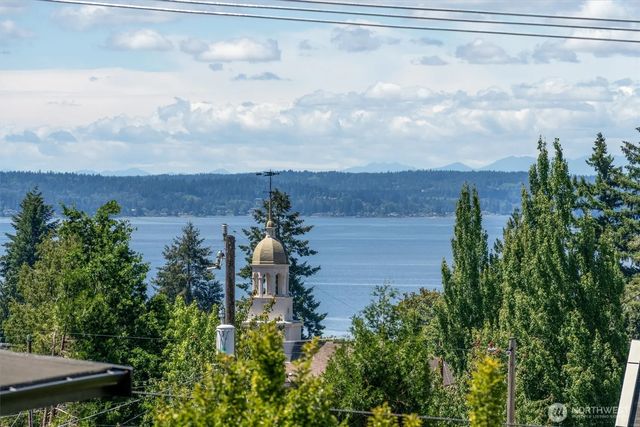 7016 California Avenue Sw E, Seattle