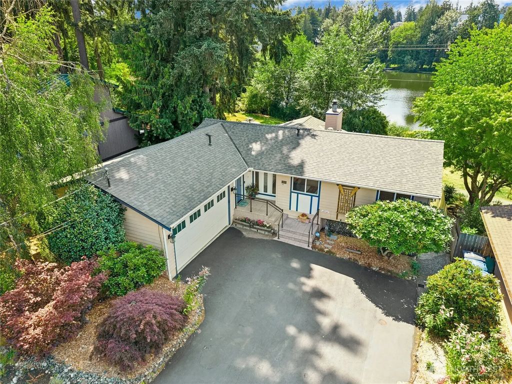 19803 Ashworth Avenue N, Shoreline