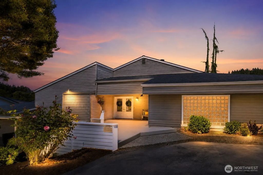 16306 Valhalla Drive, Bothell