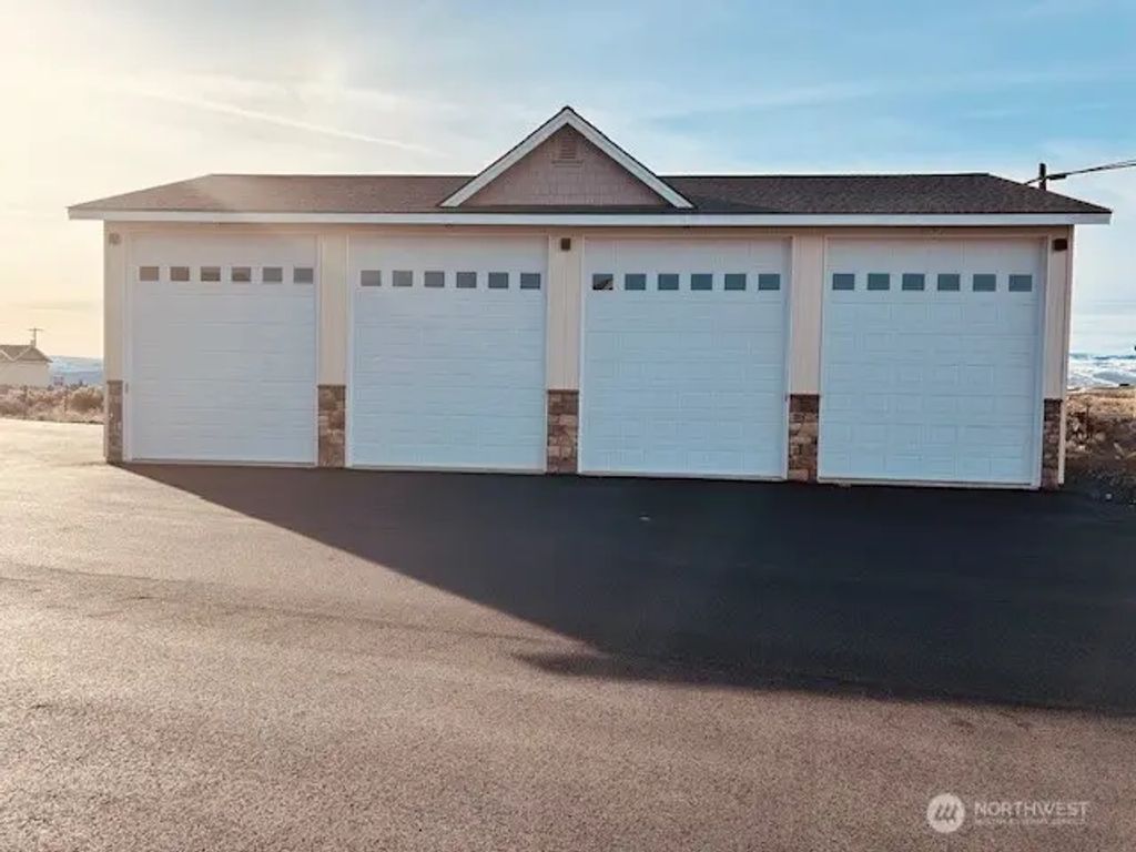 9967 W.8 Road Nw F 32, Quincy