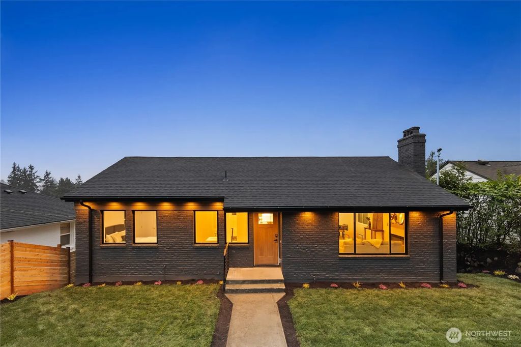 2518 36th Avenue W, Seattle