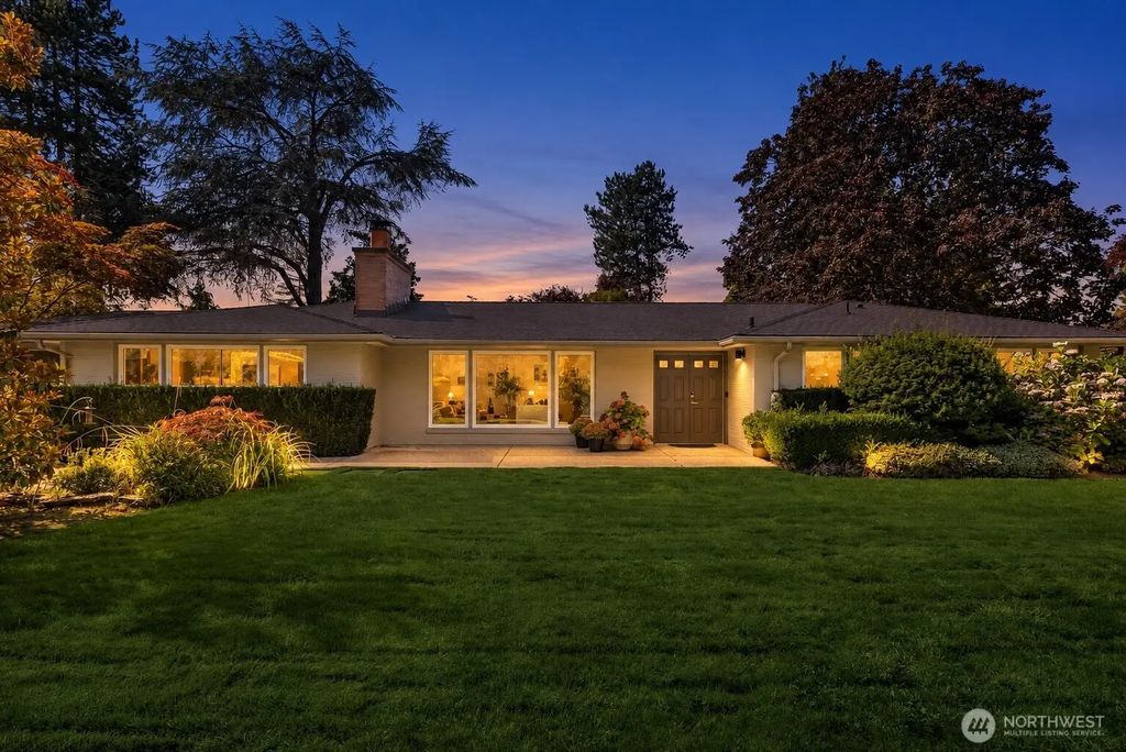 3001 Hunts Point Road, Bellevue