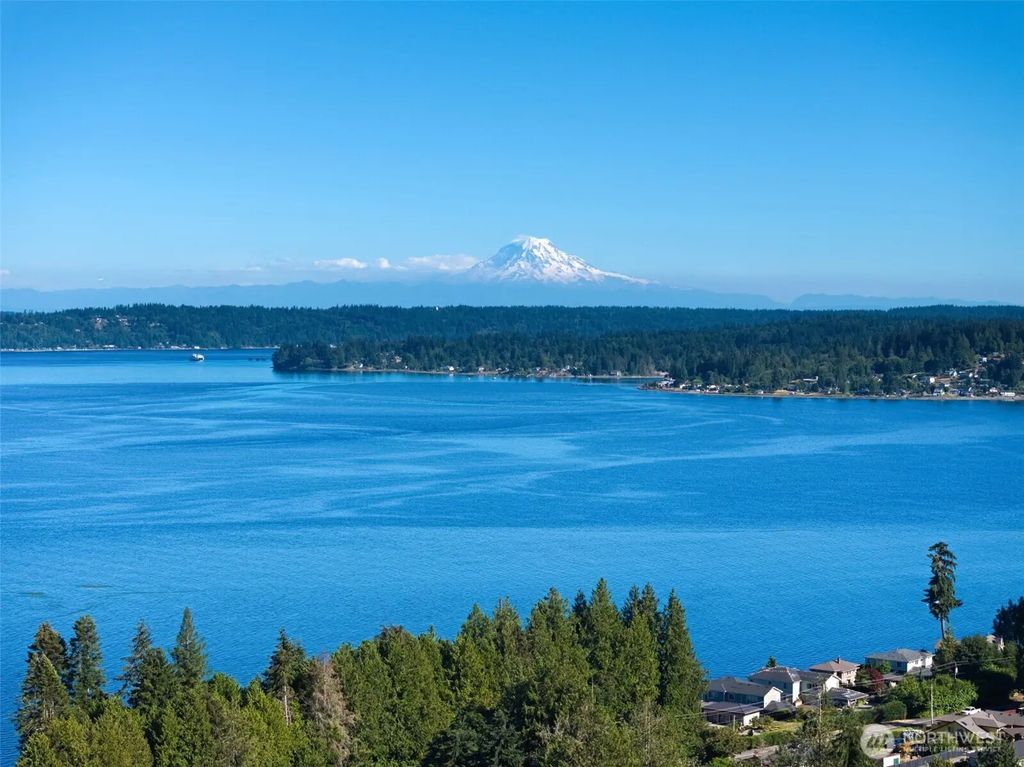 8064 E Commons Court, Port Orchard