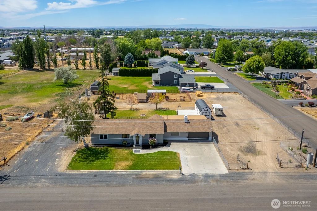 2096 Hamilton Road Ne, Moses Lake