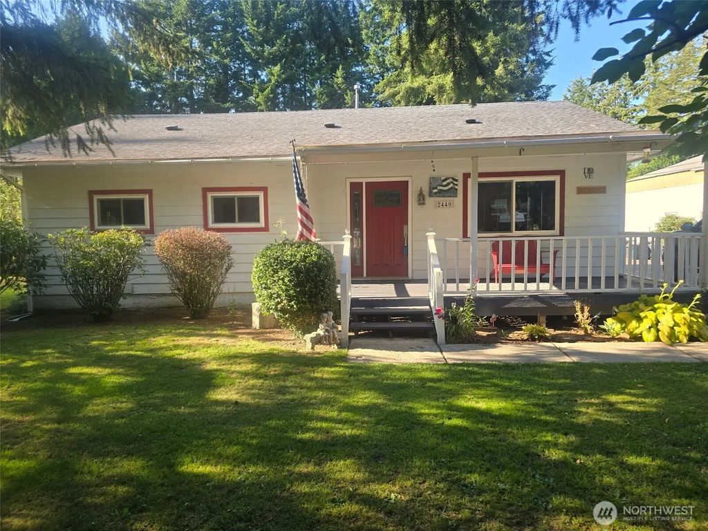 2440 Birch Bay Lynden Road, Custer