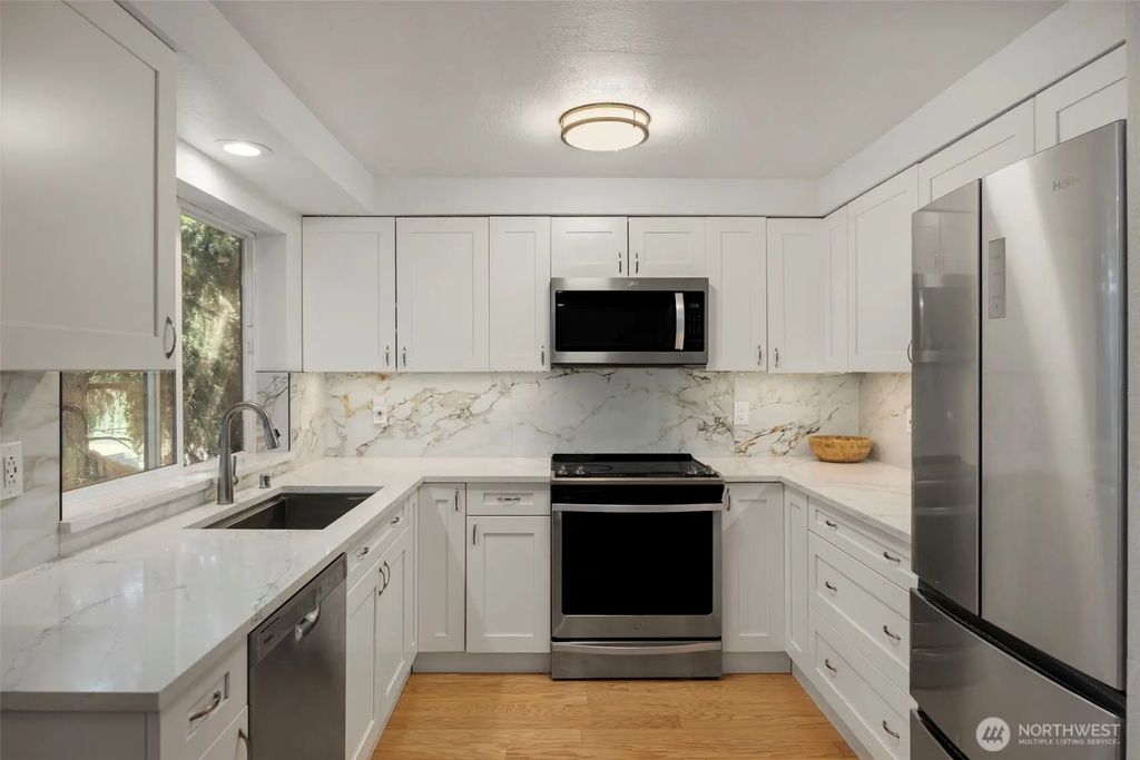 4231 Ne 5th Street B203, Renton