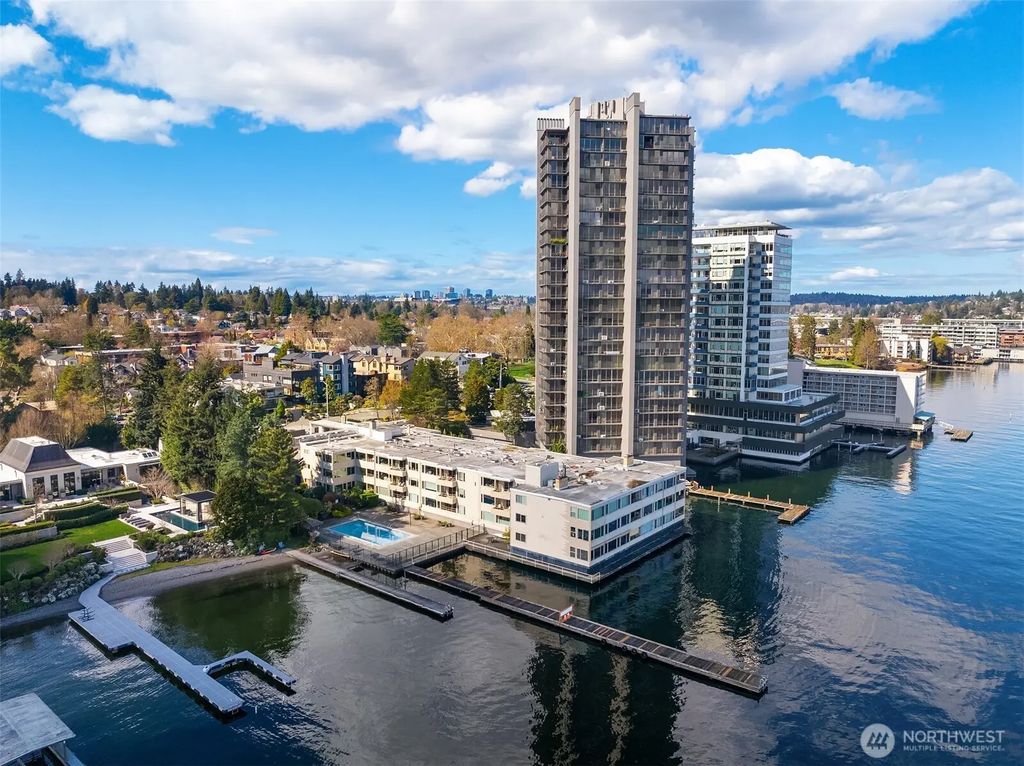 1600 43rd Avenue E 212, Seattle