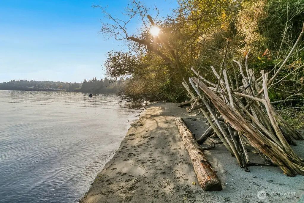 3984 Ne Twin Spits Road, Hansville