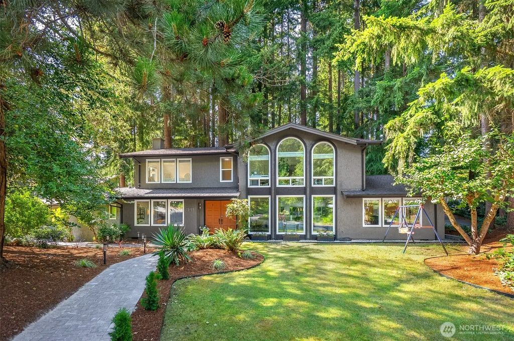 901 Brentwood Place, Everett