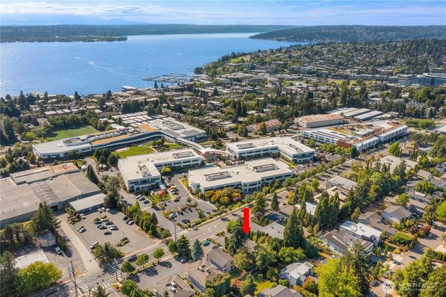816 6th Street S, Kirkland