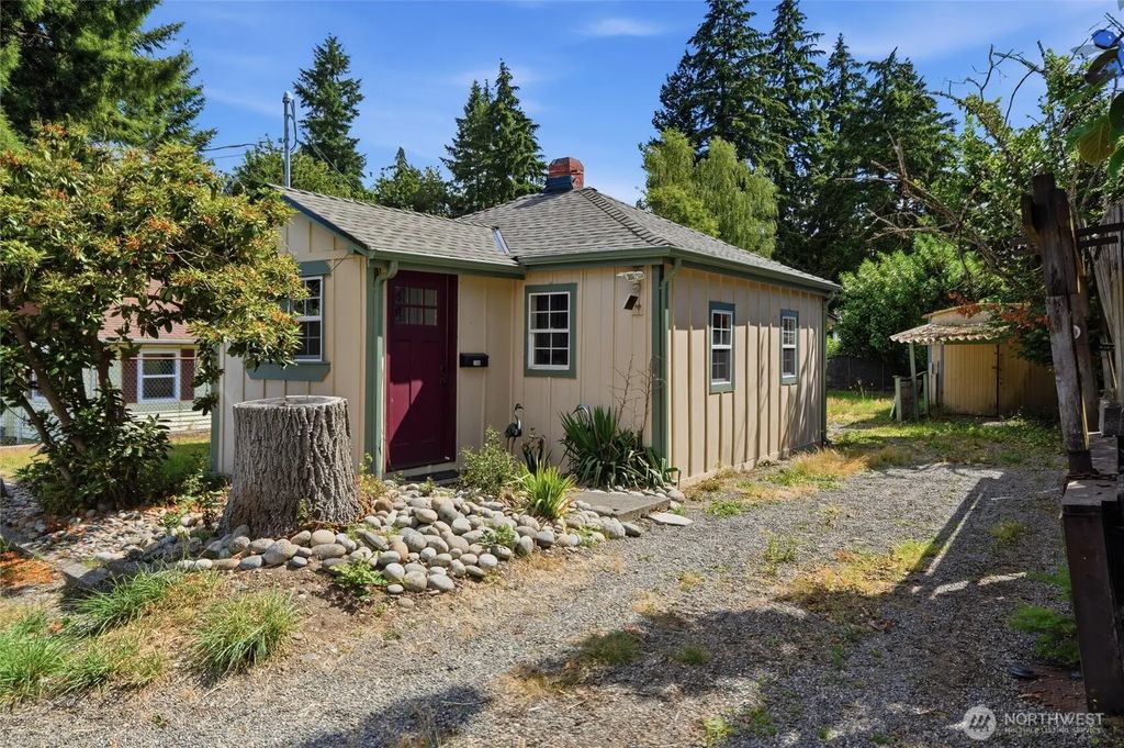 2506 Trenton Avenue Ne, Bremerton