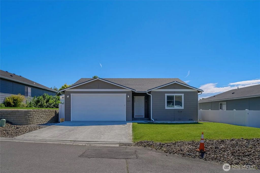 1133 S New Oak Lane, East Wenatchee