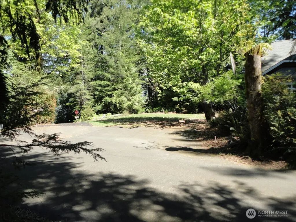 758 Promontory Road, Shelton