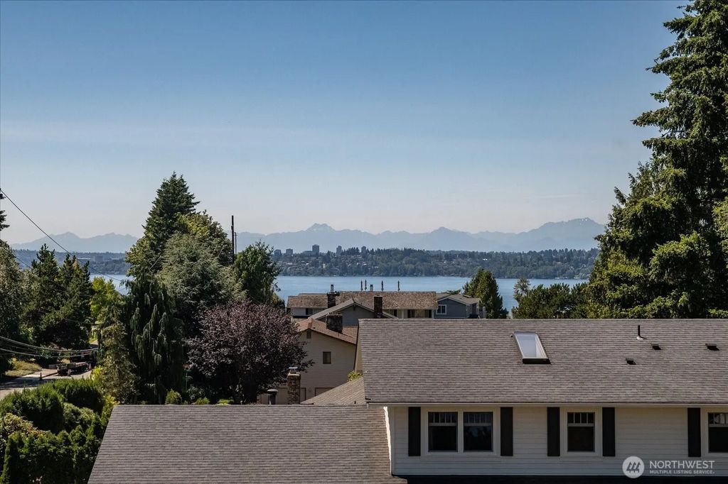 10602 Ne 60th Street, Kirkland