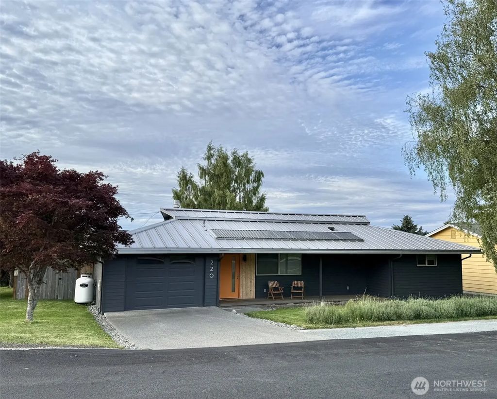 220 Sixth Street, Langley