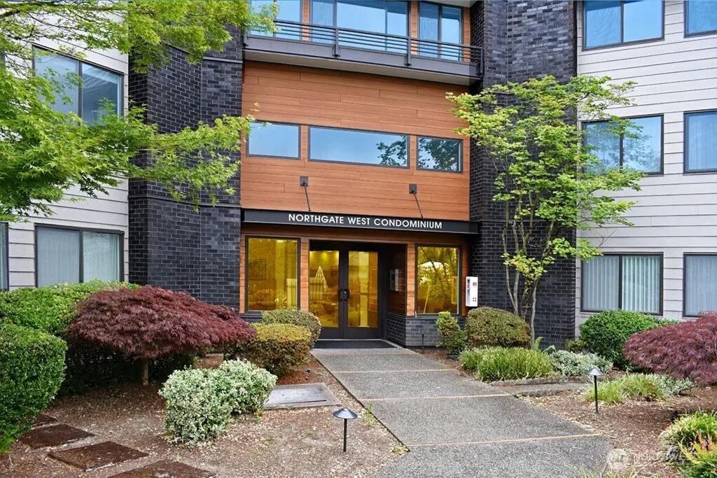 11300 1st Avenue Ne 321, Seattle