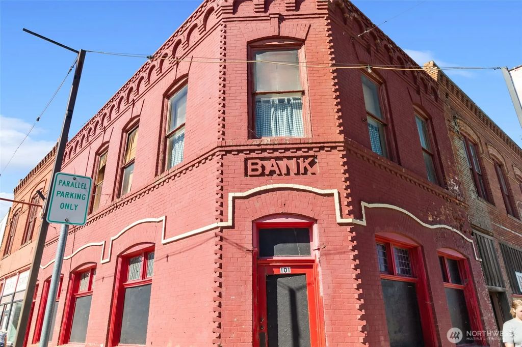 101 W 2nd Street, Lind