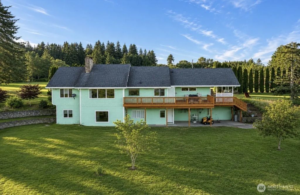 32 Thompson Lane, Elma