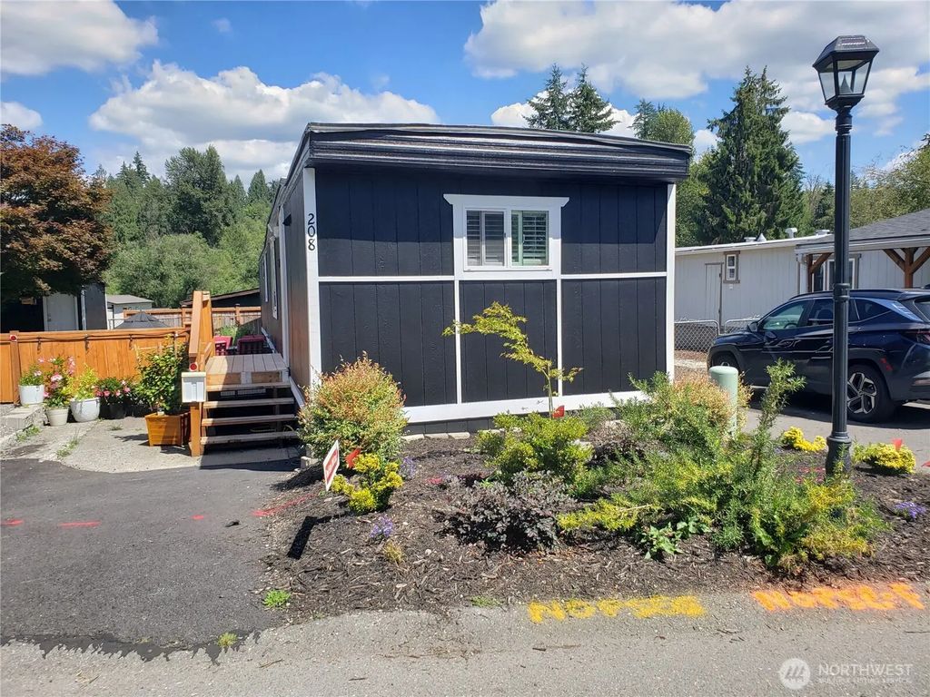 31108 3rd Avenue 208, Black Diamond