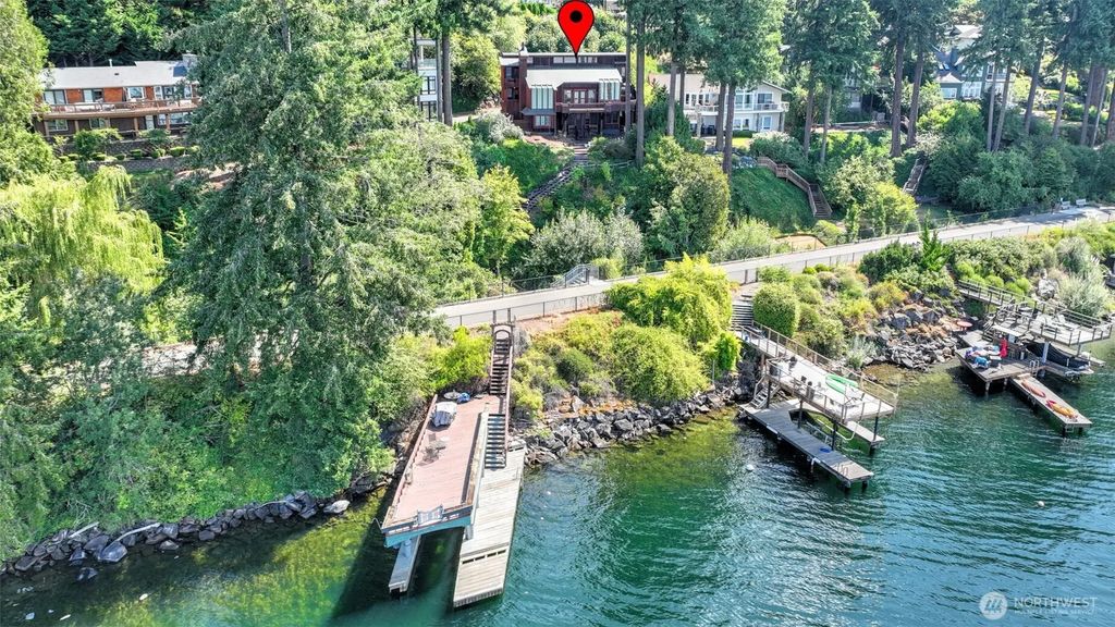 2305 E Lake Sammamish Place Se, Sammamish