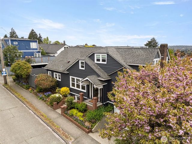 114 Queen Anne Drive, Seattle