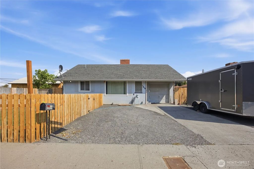 1218 Sw D St, Ephrata