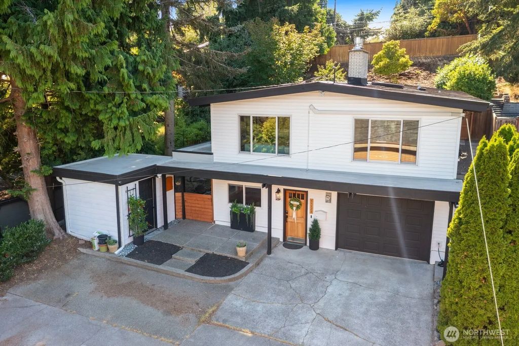 11123 34th Place Sw, Seattle