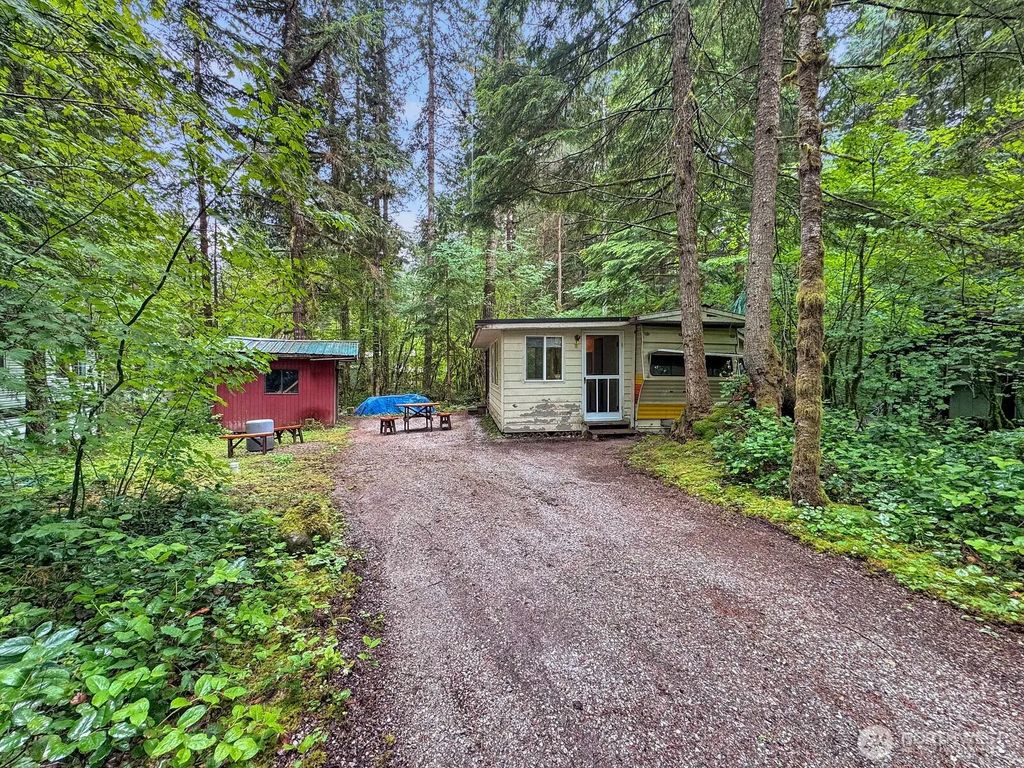 68 4 Christmas Tree Circle, Deming