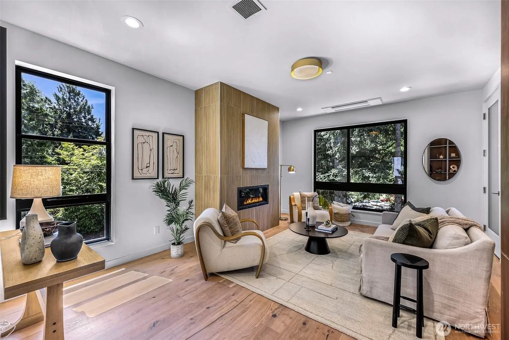 19215 77th Court Ne 101, Kenmore