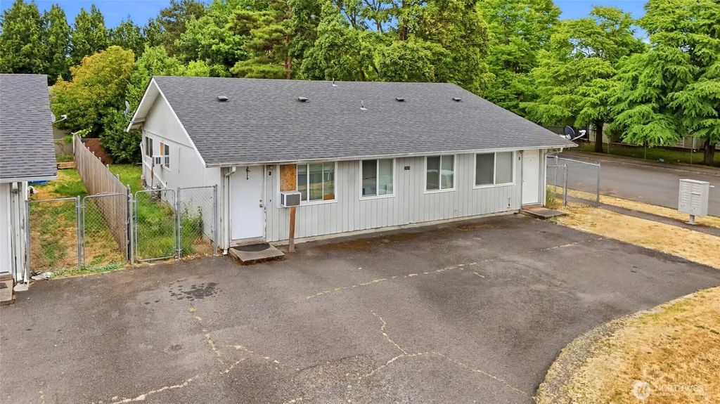 2807 Caples Avenue, Vancouver