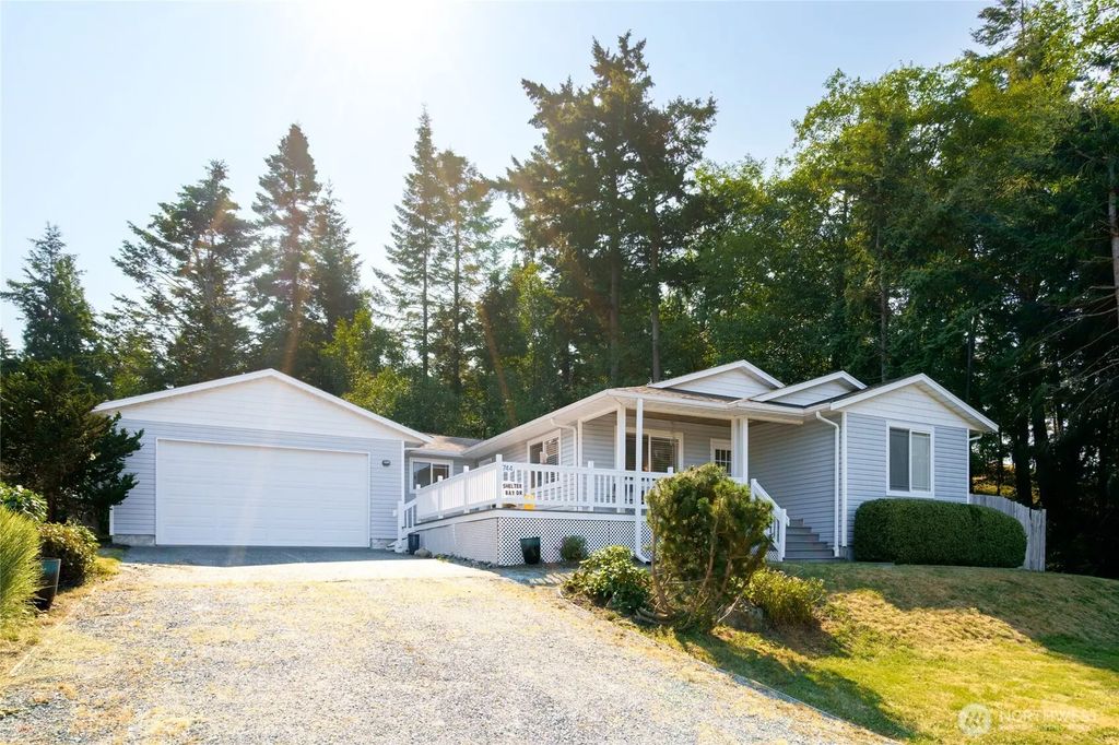 744 Shelter Bay Dr, La Conner