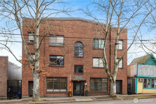 8008 Greenwood Avenue N, Seattle